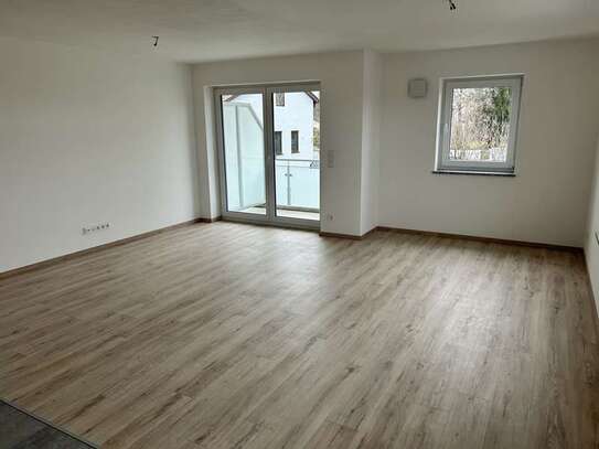 Erstbezug mit EBK und Balkon: Geschmackvolle 2-Zimmer-Wohnung in Hallbergmoos