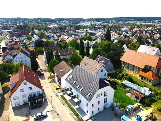 DUO LIVING! NEUBAU MIT AUFZUG! 3-ZI.-WHG. MIT SÜDBALKON UND TIEFGARAGE IN KRUMBACH!