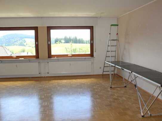 Sonnendurchflutete 5-Zimmer-Wohnung mit Balkon und Glasfaser in Furtwangen-Neukirch