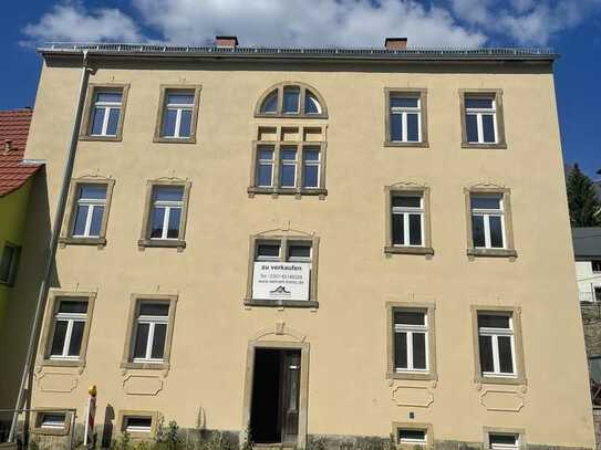 MFH mit neuem Dach / Fenster / Fassade