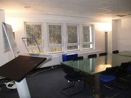 Einzelner Büroraum in einer Bürogemeinschaft (Halle Neun) in verkehrsgünstiger Lage