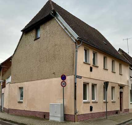 großzügiges Zweifamilienhaus