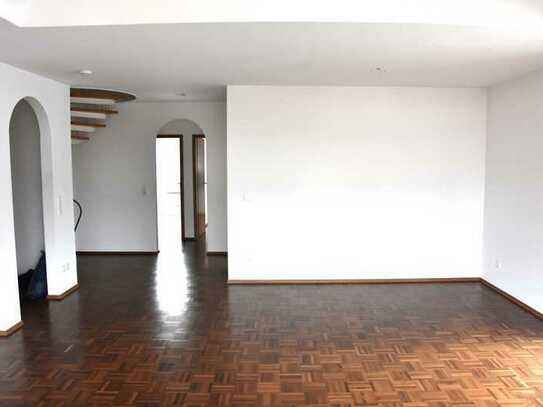 Attraktive 4-Zimmer-Maisonette-Wohnung mit Balkon in Hösel