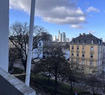 Exklusive 1-Zimmer-Terrassenwohnung mit EBK in top Lage in Sachsenhausen