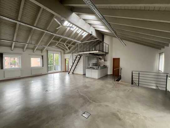 3-Zi.- Loft-Maisonette-Büro mit Balkon in Regensburg / Steinweg