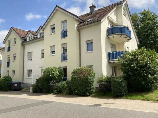 Sanierte 1-Raum-Wohnung mit Balkon und Einbauküche in Bannewitz