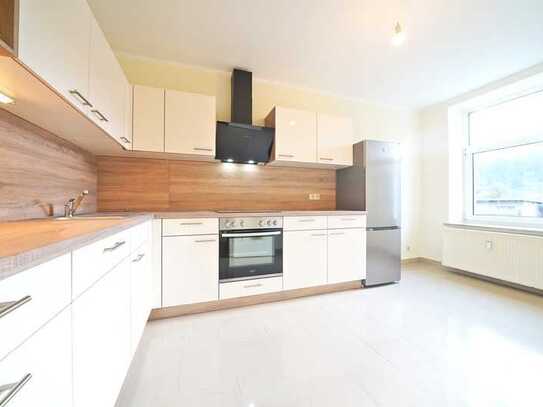 Sanierte & attraktive 3-RW * moderne EBK * Balkon * SP * ruhige & grüne Lage * TOP *: