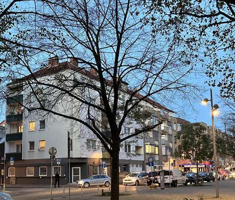 helle- renovierte 2 Zimmer Wohnung mit Balkon im Zentrum von Hannover!