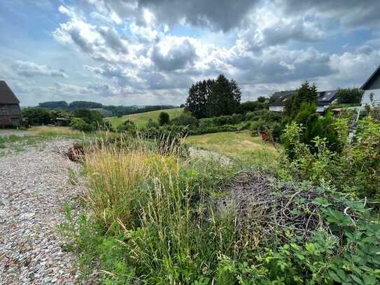 2 Generationen Wohnen: Baugrundstück mit Fernblick und einer Baugenehmigung