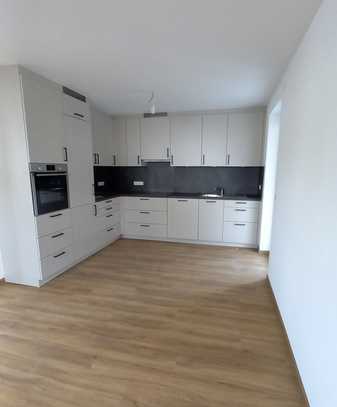 4 Zimmer-Wohnung - kernsaniert mit 2 Balkonen - zentrumsnah