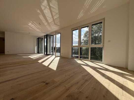 ERSTBEZUG, Schöne Aussicht vom großen Balkon, Parkett, Fußbodenheizung, elektr. Jalousien, Aufzug