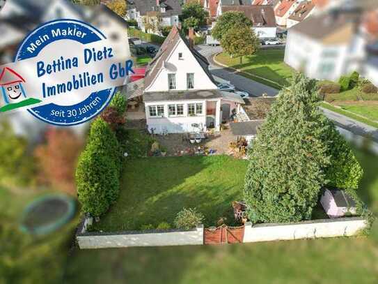 DIETZ: Tolles Einfamilienhaus mit Garten, 2 Terrassen, Doppelgarage und Keller in Großostheim!