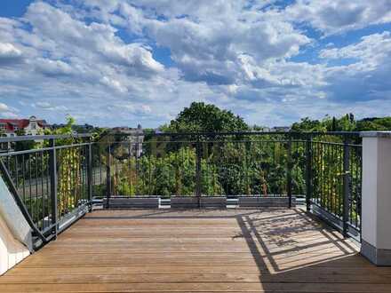 Traumhaft gestaltete Dachgeschosswohnung mit sonniger Terrasse und Balkon *Erstbezug nach Ausbau*