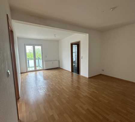 Helle 3-ZKDB-Wohnung mit Balkon