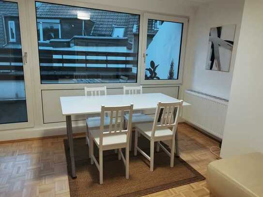 Möblierte und komplett ausgestattete 2-Zimmer-Wohnung mit einer großzügigen Dachterrasse in Oberbilk