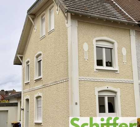 Provisionsfrei! echtes Gladbacher Haus (Doppelhaushälfte) mit Garage in ruhiger Wohnlage