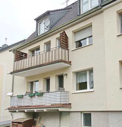 Bergisch Gladbach - solide Kapitalanlage - 3-Familienhaus mit 2 Garagen - solvent vermietet