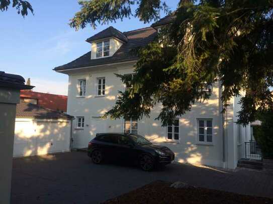 Provisionsfrei - Luxuriöse EFH-Villa mit rd. 250qm Wfl, 80qm Nfl. auf 900 qm Süd-West-Grundstück