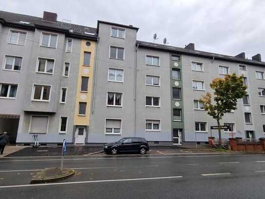 ** Frisch renovierte 2-Zimmer-Dachgeschosswohnung in Bochum, ab sofort!**