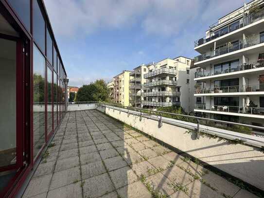 Günstig & gut: bestens angebundene Büroflächen mit Terrasse in HH-Ottensen mieten