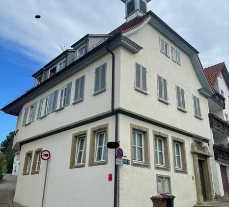 Historisches Kleinod: Stylische 2 Zimmerwohnung in historischem Gebäude