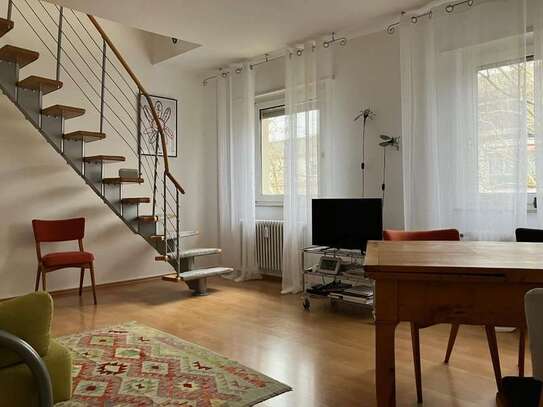 Schöne 2-Zimmer-Maisonette-Wohnung mit Balkon und Einbauküche in Mannheim