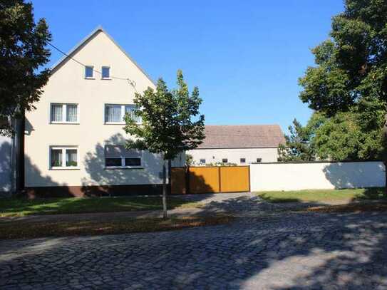 Gepflegte Hofstelle, viel Nutzungspotential und angrenzender Grünfläche in Loßwig bei Torgau