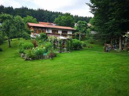Traumhaftes Landhaus mit Gartenparadies direkt am Waldrand