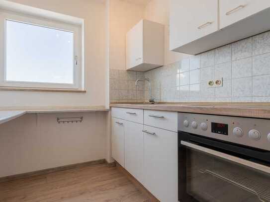 Ruhige, gepflegte 2-Zimmer-Wohnung mit Balkon und EBK in Passau