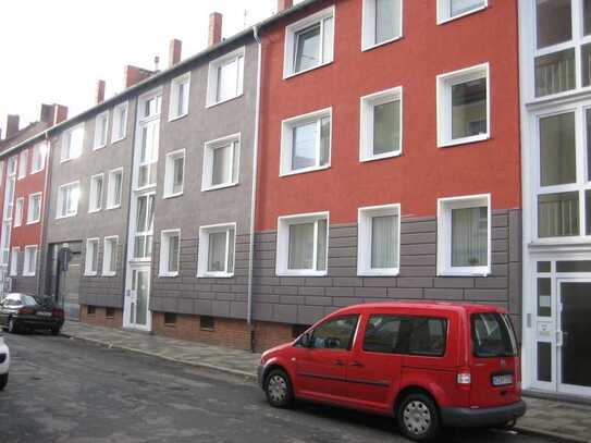 Erstbezug: Komplett modernisierte Wohnung mit Balkon in der Posthofstraße