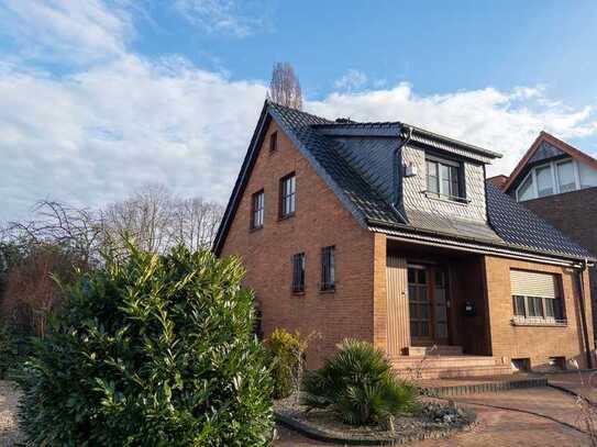 Freistehendes Haus mit Traumgarten in begehrter Lage