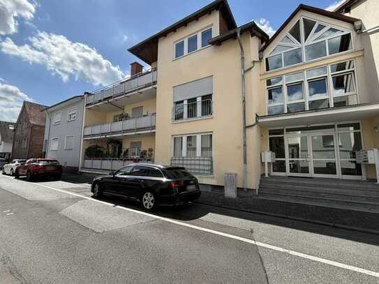 Hausen - 3 Zimmer mit großer Loggia und Küche - In Vorbereitung