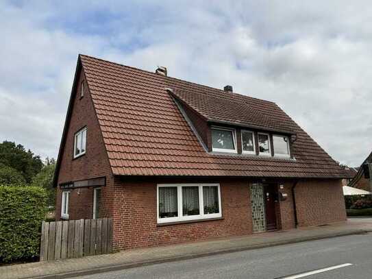 Vor den Toren Hamburgs: Vermietetes Haus mit 3 Wohnungen in Rosengarten-Westerhof!