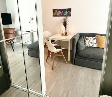 Single East-Side Apartment - voll möbliert - mit Terrasse & all inclusive ab März