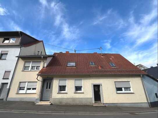 Ein-Zweifamilienhaus mit Garten, stadtnah - Alsfassen