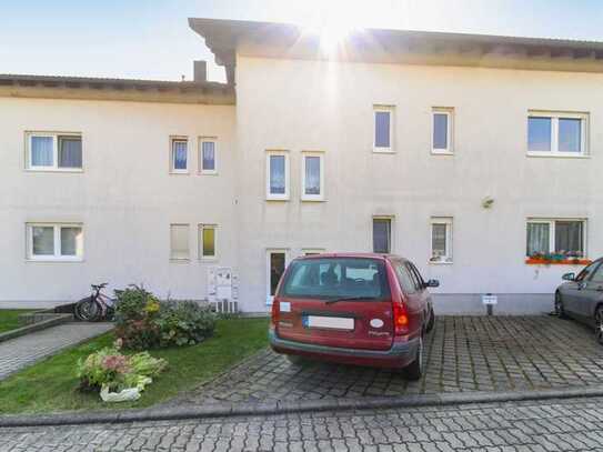 Ideale Kapitalanlage: Erdgeschosswohnung mit eigenem Gartenanteil und Stellplatz