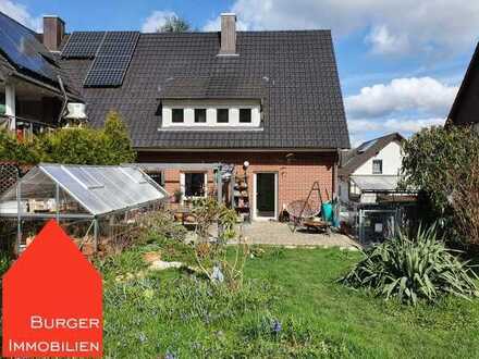 Ein sehr gepflegtes Einfamilienhaus – eine DHH mit großem Garten, zentrumsnah in Mühlacker