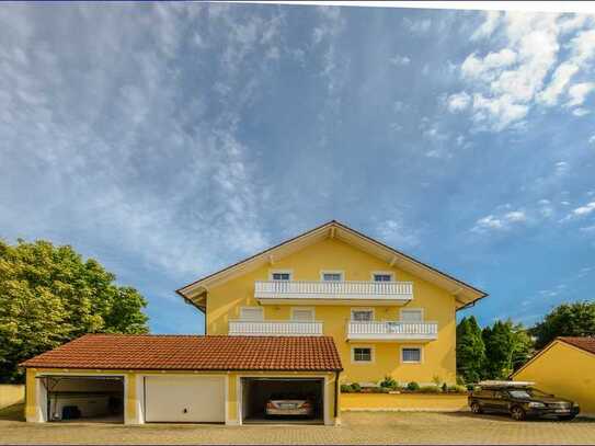 Charmante und großzügige Erdgeschoss-Wohnung
mit großer Terrasse und Gartenanteil
Aidenbach - Krei