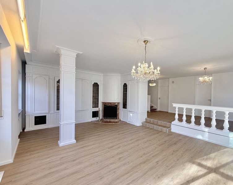 Exklusive Doppelhaushälfte in Obermenzing – frisch saniert - klassisch-elegante Innenarchitektur