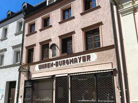 Erstbezug nach Kernsanierung: Laden-/ Büroeinheit oder Praxis im historischen Burgmayer Stadthaus
