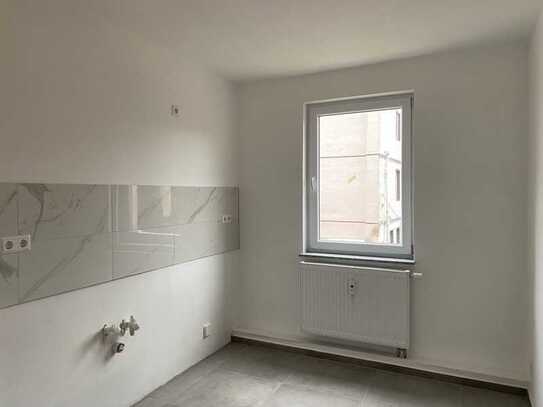 HELLE WOHNUNG + ERSTBEZUG