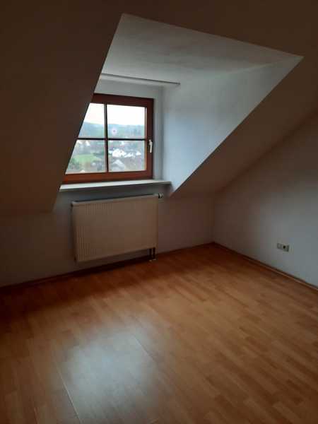                                                               Helle 3-Zimmer Dachgeschosswohnung mit Balkon in Ansbach / Brodswinden                                                       in Claffheim (Ansbach)