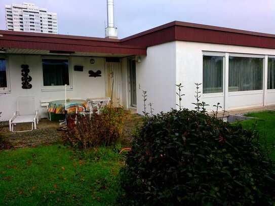 Sonniger Bungalow in ruhiger Lage im Buch, geschützte Süd-West-Terasse, Garten