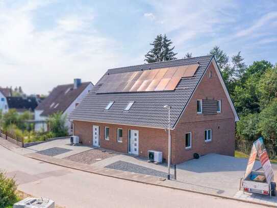 Doppelhaushälfte modern und energieeffizient am Ortsrand von Bad Malente.