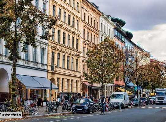 Freistehendes Wohn- und Geschäftshaus