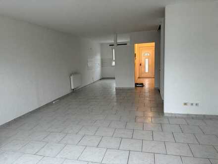 Neu renoviertes Reihenhaus mit Garten an der schönen Bergstrasse