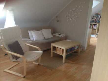Ansprechende 2-Zimmer-DG-Wohnung mit EBK in Mönchengladbach