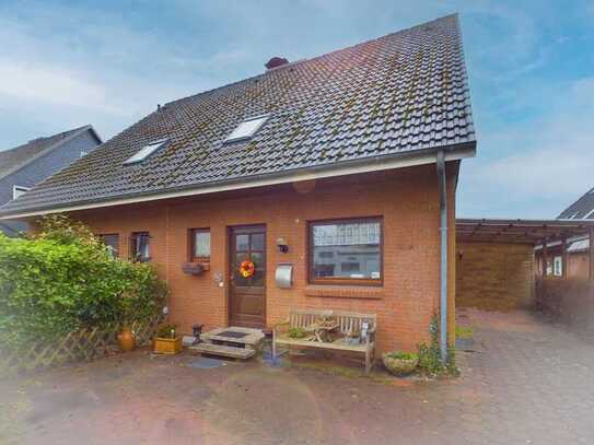 Gepflegte Doppelhaushälfte mit Carport