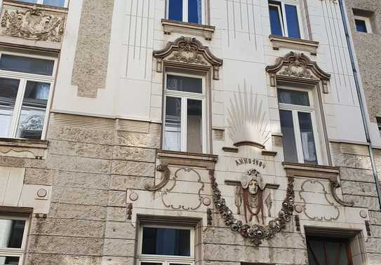 Sanierte, sehr ruhig gelegene Zwei-Zimmer-Wohnung in Aachen-Mitte inkl. Küche, sowie Bad mit Fenster