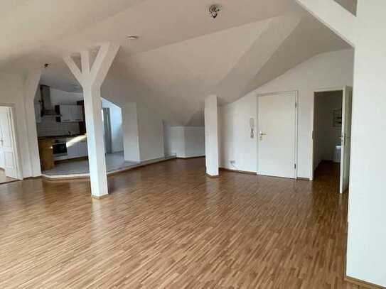 Altstadt / großzügige 2 Zimmer Whg./Aufzug/EBK zu vermieten!